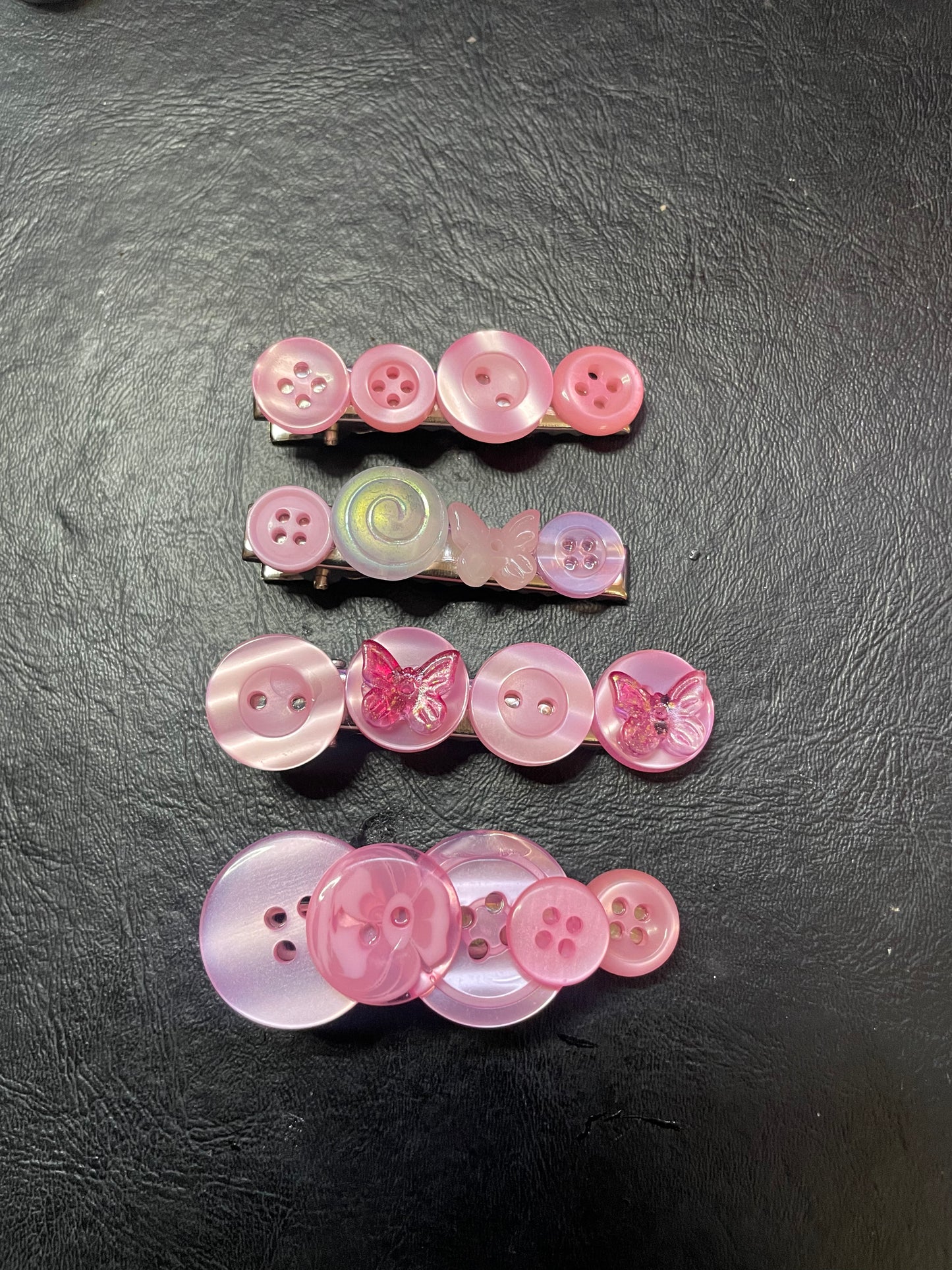 button hair clips 4- pack