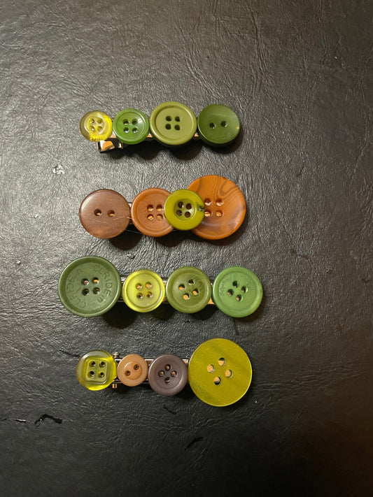 button hair clips 4- pack